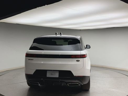Used 2023 Land Rover Range Rover Sport SE image 3