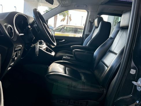 Used 2018 Mercedes-Benz Metris Passenger image 10
