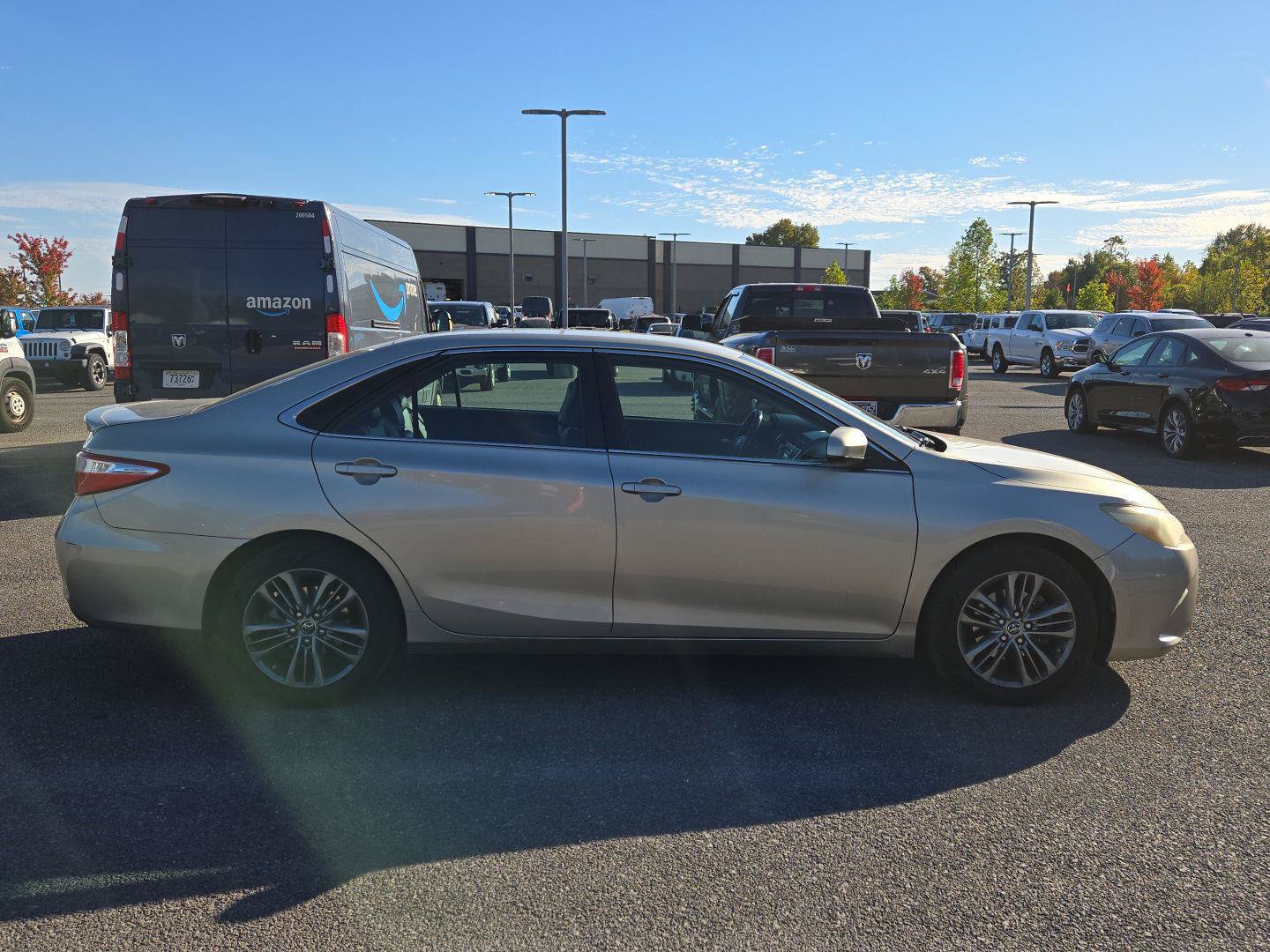Used 2015 Toyota Camry SE FWD image 8