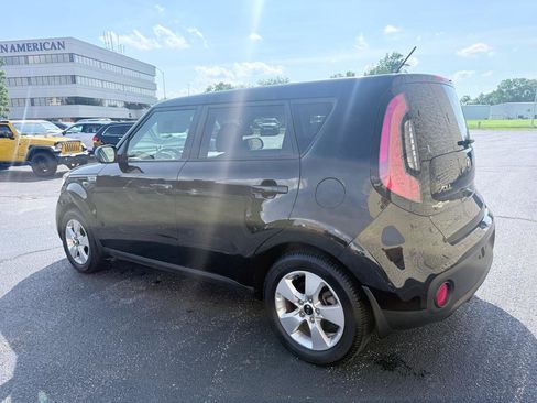 Used 2018 Kia Soul w/ Convenience Package FWD image 3