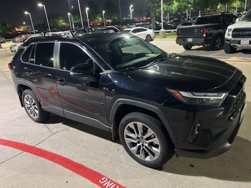 Used 2023 Toyota RAV4 XLE Premium image 3