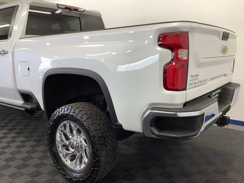 Used 2023 Chevrolet Silverado 2500 LTZ AWD/4WD image 4