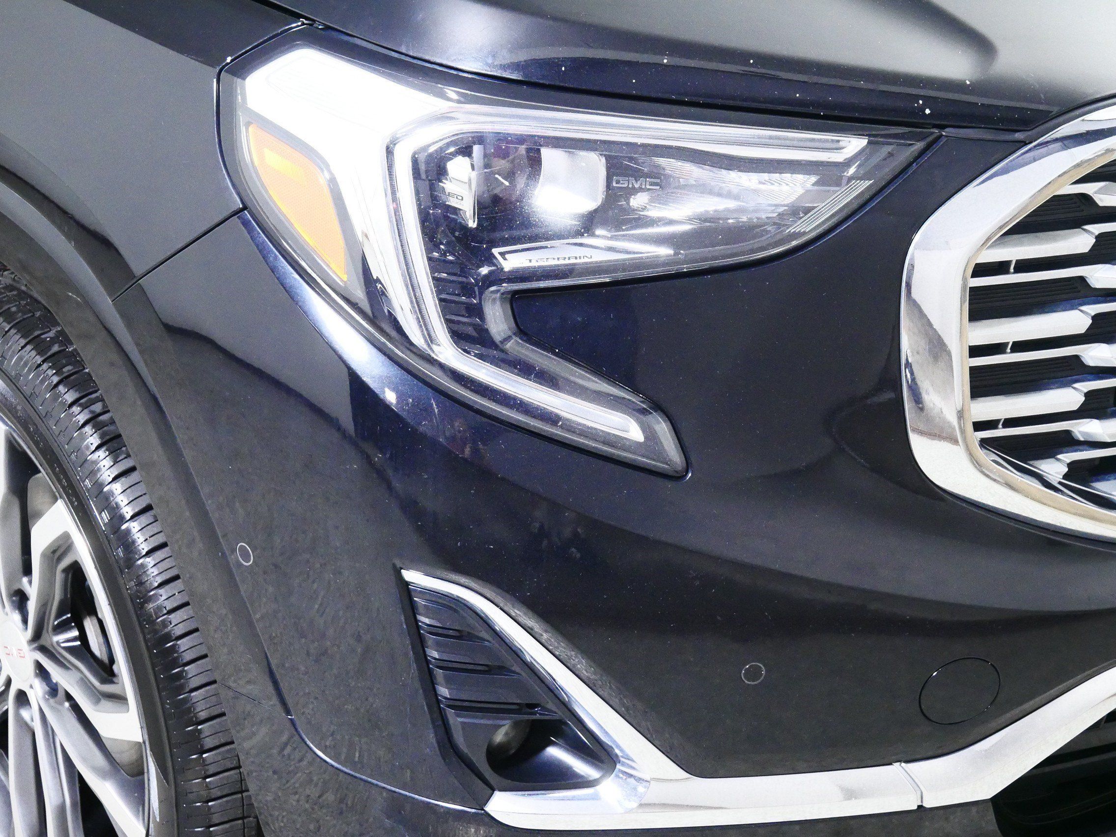 Used 2019 GMC Terrain Denali w/ GMC Pro Grade Package AWD/4WD image 16