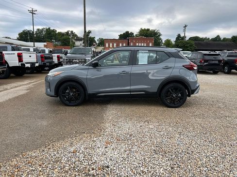 Used 2024 Nissan Kicks SR w/ SR Premium Package FWD image 5