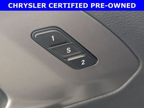 Certified 2026 Chrysler Pacifica Select FWD image 11