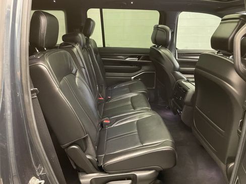 Certified 2022 Jeep Wagoneer Series I w/ Premium Group I AWD/4WD image 29