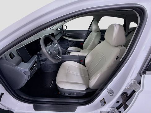 Used 2024 Hyundai Sonata SEL w/ Convenience Package FWD image 19