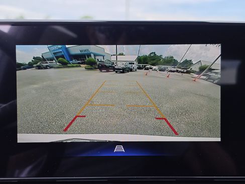 New 2026 Chevrolet Trax LT w/ Sunroof Package FWD image 27