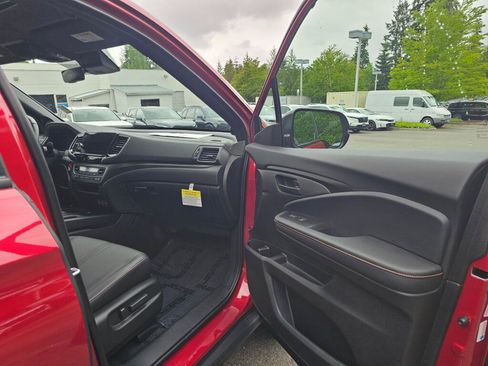 Used 2025 Honda Ridgeline TrailSport+ image 11