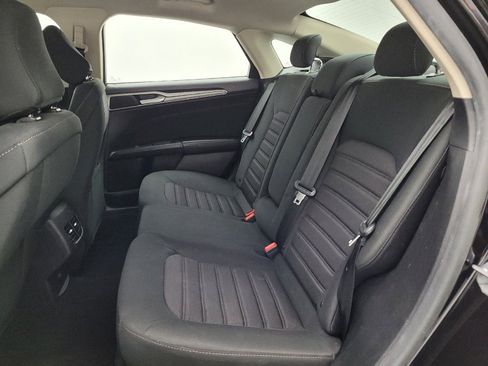Used 2020 Ford Fusion SE FWD image 18