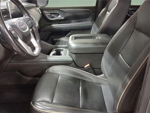 Used 2021 GMC Yukon SLT w/ SLT Premium Package image 9
