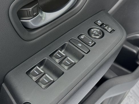 Certified 2025 Honda Pilot Black Edition image 18