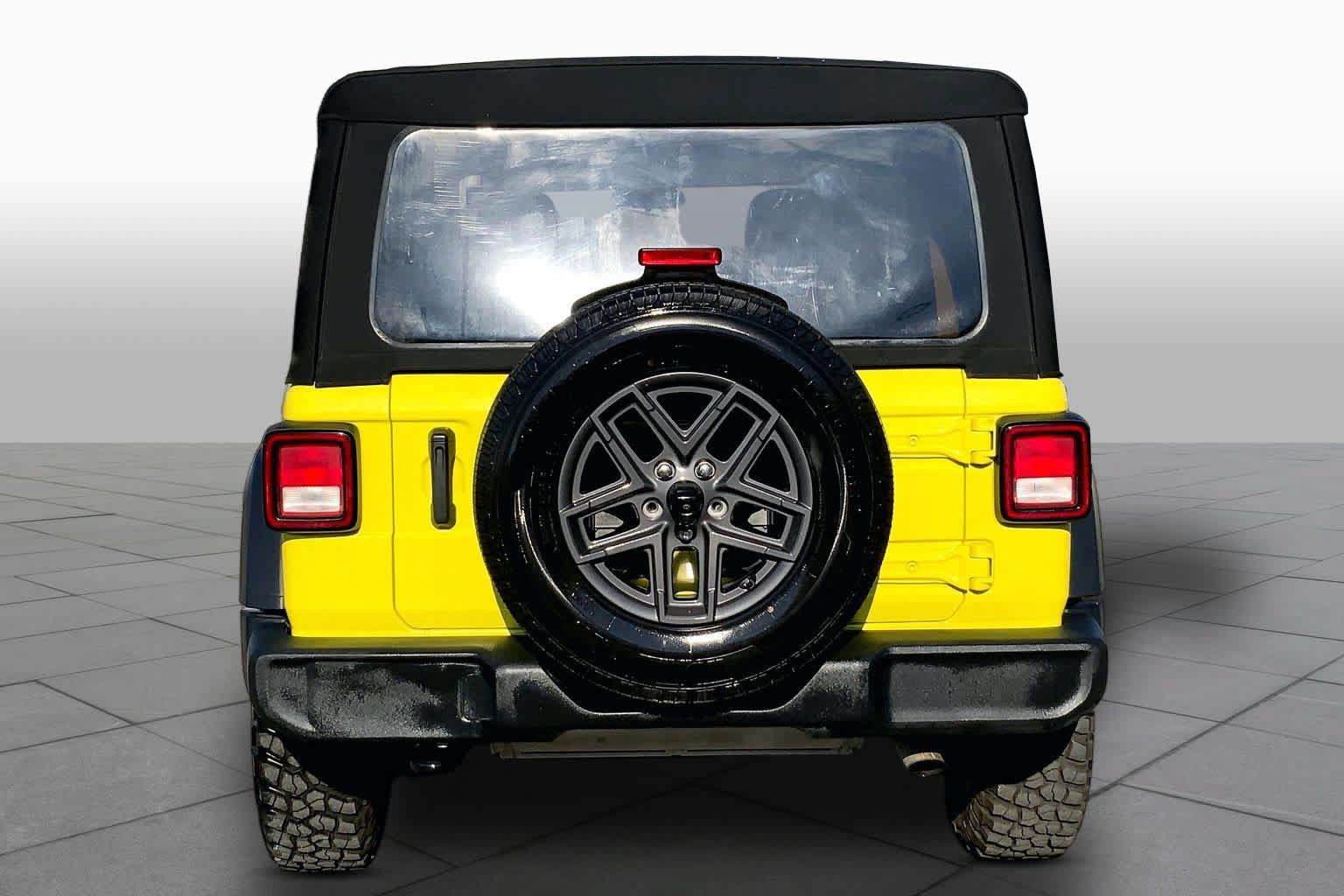 Used 2024 Jeep Wrangler Unlimited Sport AWD/4WD image 5