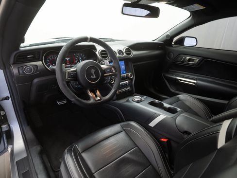 Used 2020 Ford Mustang Shelby GT500 w/ Technology Package image 12