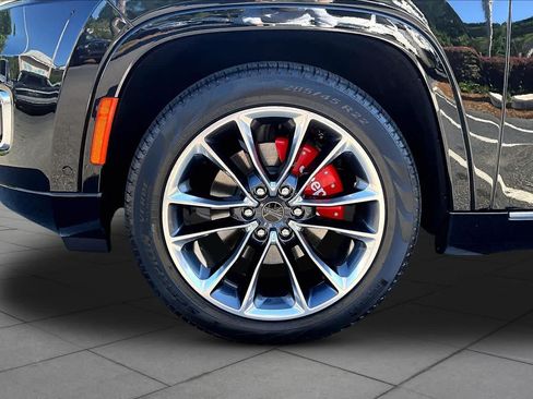 Used 2025 Jeep Wagoneer Series III w/ Premium Group I AWD/4WD image 10