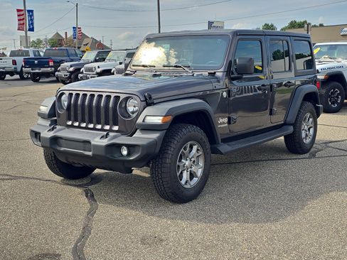 Used 2020 Jeep Wrangler Unlimited Sport AWD/4WD image 2