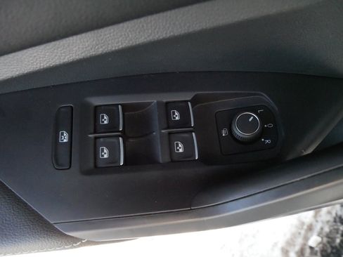 Certified 2023 Volkswagen Jetta S image 19