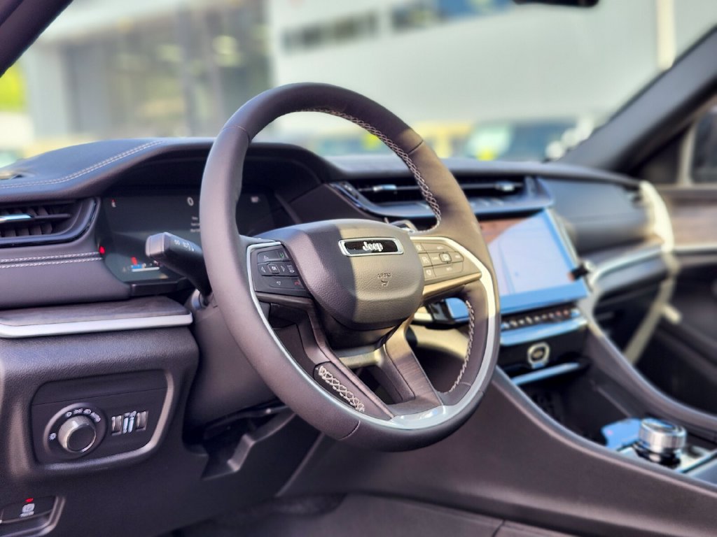 New 2026 Jeep Grand Cherokee Altitude AWD/4WD image 19