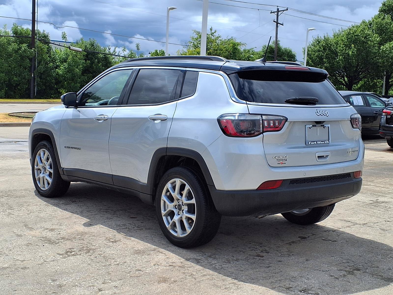 Used 2025 Jeep Compass Limited AWD/4WD image 7