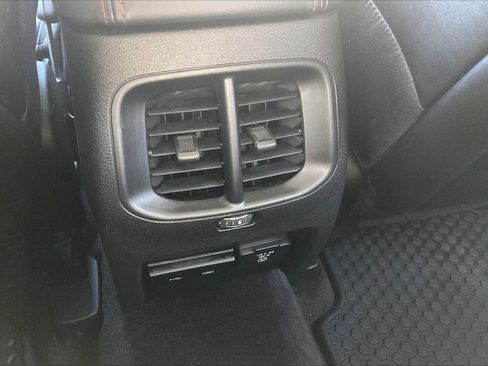 Used 2019 Jeep Cherokee Trailhawk w/ Comfort/Convenience Group image 16