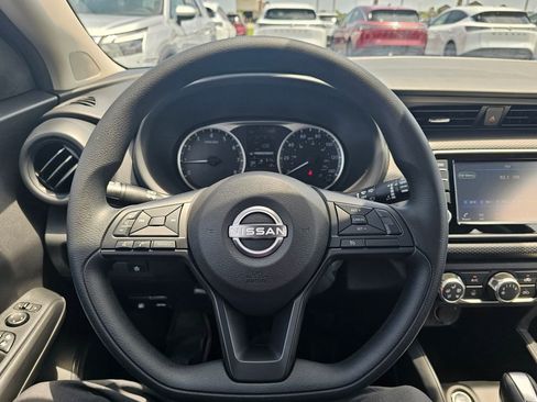 Certified 2025 Nissan Kicks Play S image 17