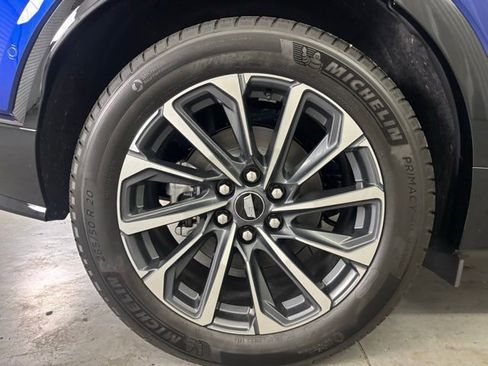 New 2025 Cadillac Lyriq Sport image 34