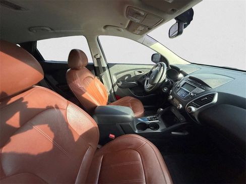 Used 2011 Hyundai Tucson Limited image 10