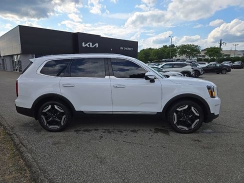 Certified 2024 Kia Telluride S w/ S Sunroof Package AWD/4WD image 2
