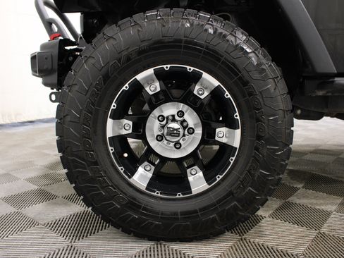 Used 2016 Jeep Wrangler Unlimited Rubicon AWD/4WD image 32