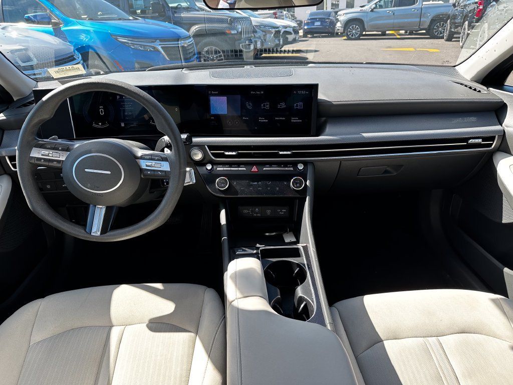 Used 2025 Hyundai Sonata SEL FWD image 4