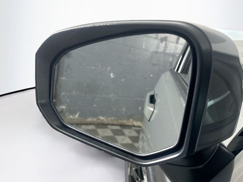 Used 2025 Hyundai Santa Fe SEL AWD/4WD image 16