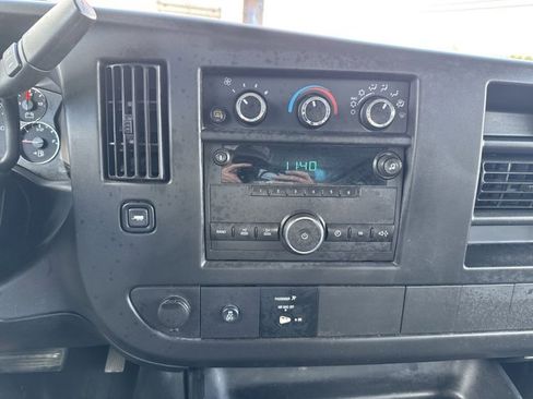 Used 2014 Chevrolet Express 2500 image 19