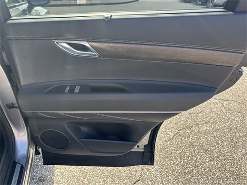 Used 2024 Genesis GV80 2.5T image 16