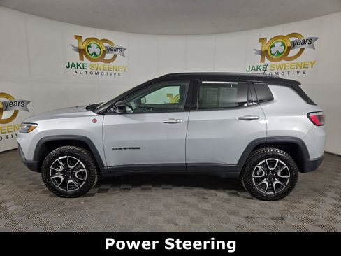 Used 2025 Jeep Compass Trailhawk w/ Sun & Sound Group image 6