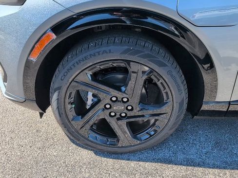 Used 2026 Chevrolet Equinox EV RS FWD image 3