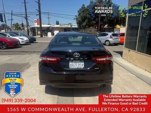 Used 2018 Toyota Camry XLE FWD image 11