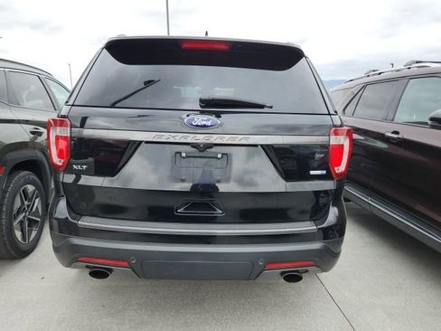 Used 2018 Ford Explorer XLT w/ Equipment Group 202A image 2