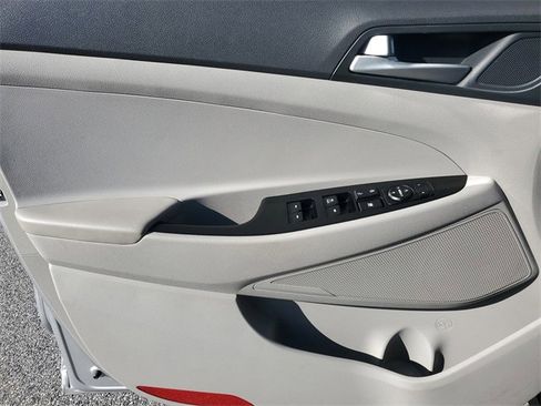 Used 2020 Hyundai Tucson SE image 8