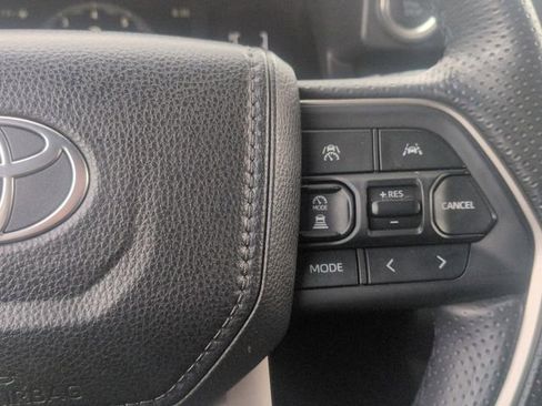 Certified 2025 Toyota 4Runner SR5 image 18