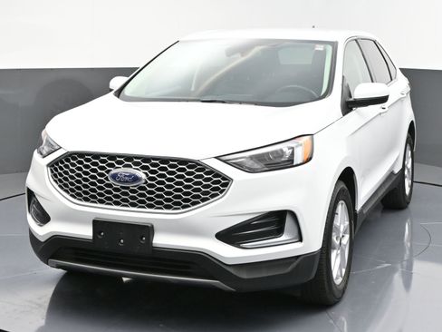 Used 2023 Ford Edge SEL image 43