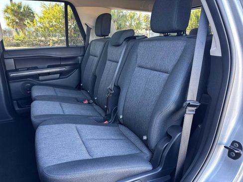 Used 2024 Ford Expedition XLT image 18