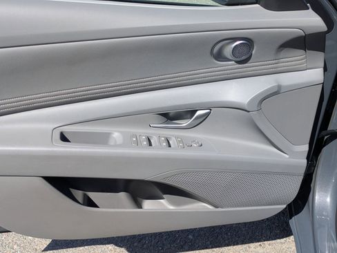 Certified 2025 Hyundai Elantra Sport image 11