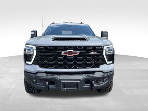 Used 2024 Chevrolet Silverado 2500 ZR2 w/ ZR2 Bison Edition AWD/4WD image 9