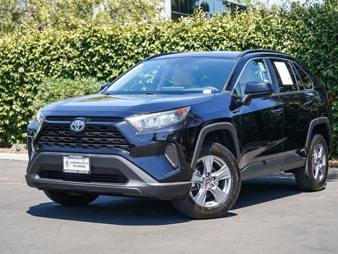 Used 2022 Toyota RAV4 LE AWD/4WD image 1