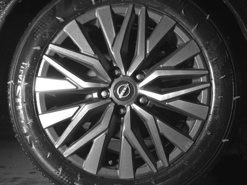 Used 2025 Nissan Altima 2.5 SV FWD image 15