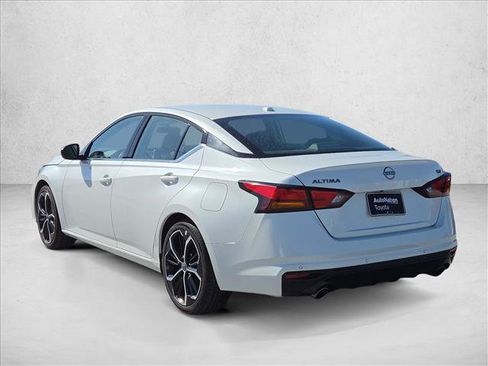 Used 2024 Nissan Altima 2.5 SR FWD image 8