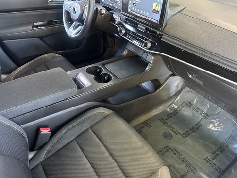 Used 2024 Honda Prologue EX image 36