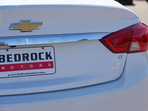 Used 2019 Chevrolet Impala LT FWD image 8