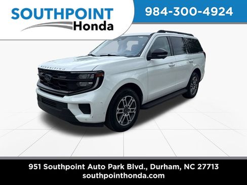 Used 2025 Ford Expedition Active AWD/4WD image 3