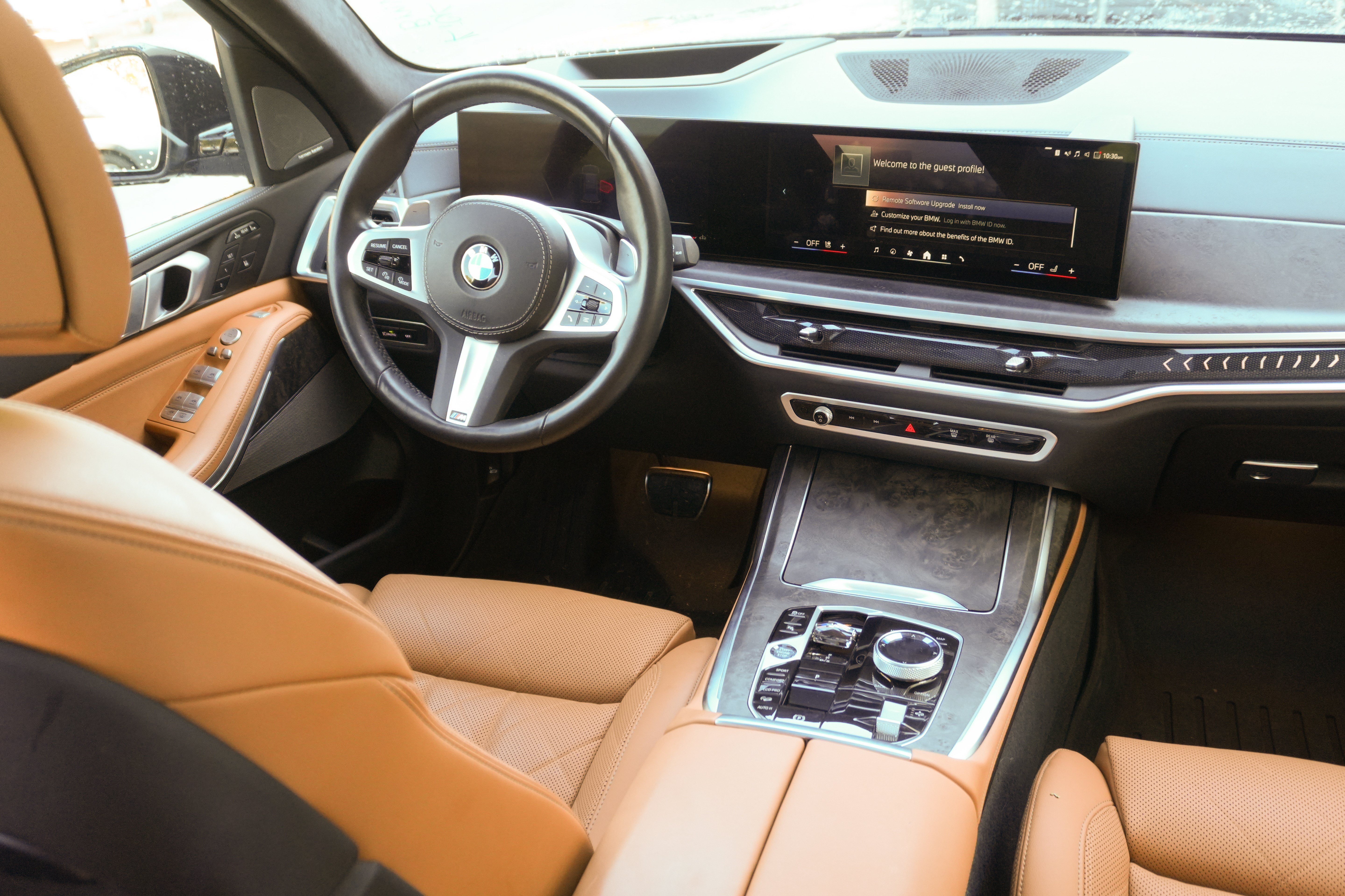 Certified 2024 BMW X7 xDrive40i w/ M Sport Package AWD/4WD image 24